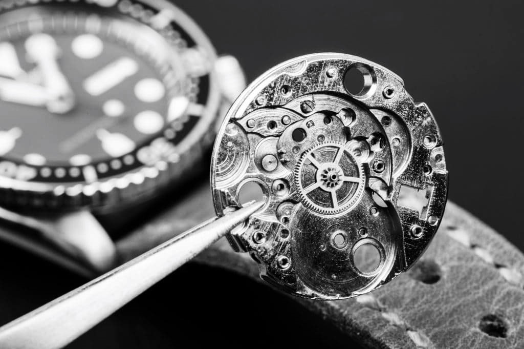 partsofautomaticwristwatch-1024x681